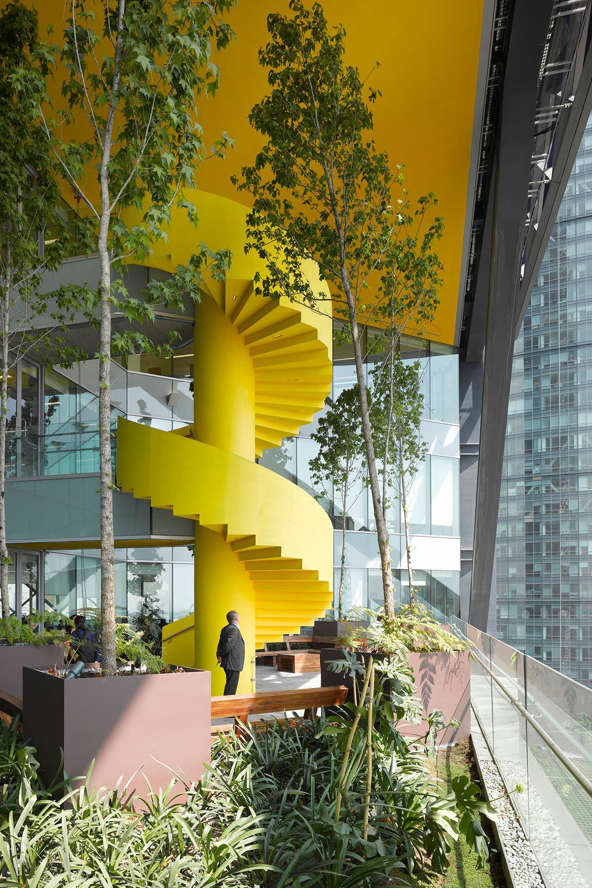 5670 N12744 1200x1800