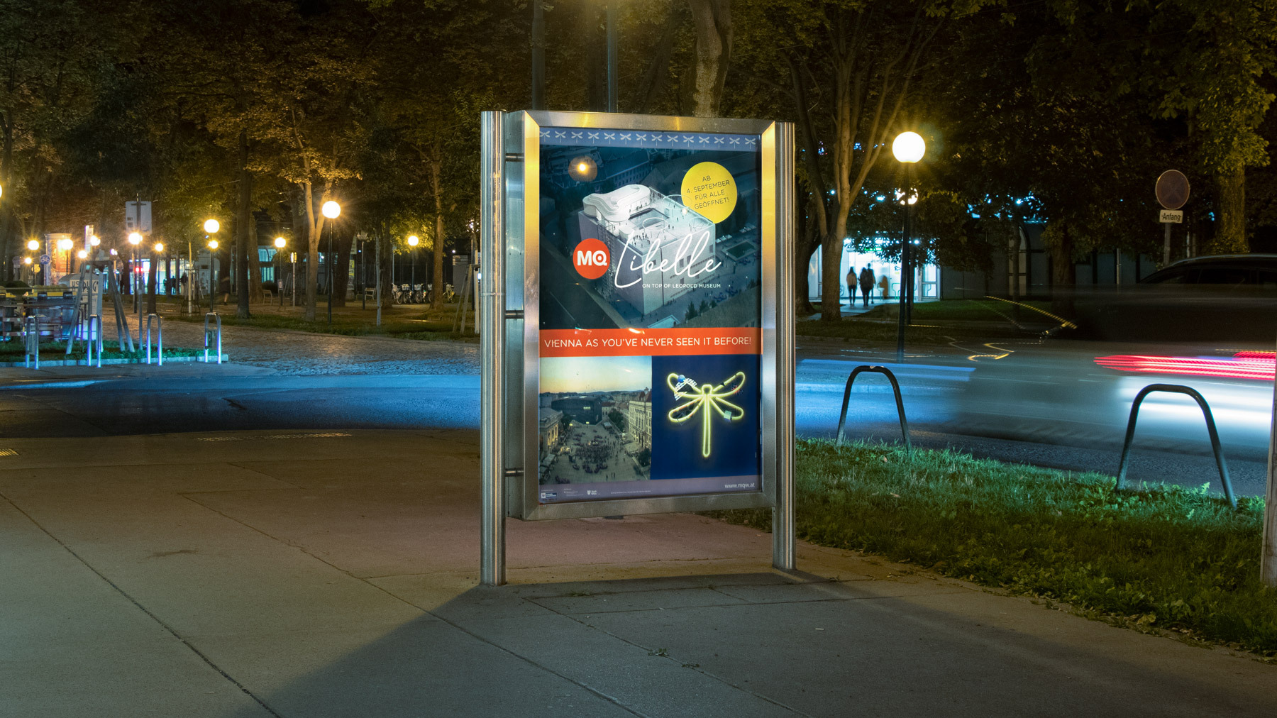 MQ Libelle OOH Citylight night MG 7940 1800x1012