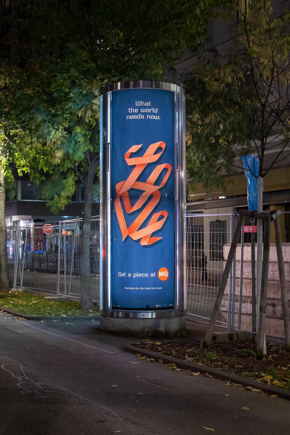 MQ Winter2020 OOH CLS Love MG 8980 1200x1800px