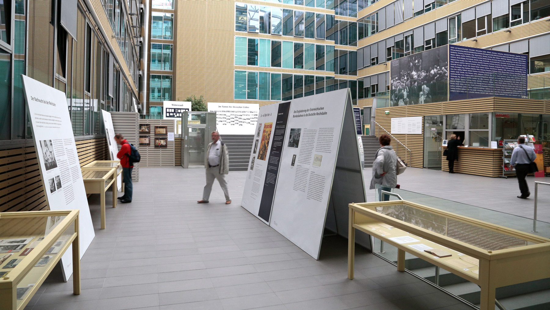RB OEBB Verdraengte Jahre Ausstellung VYH4275 1800x1013px