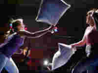 TS The Art img pillowfight 1200x900px